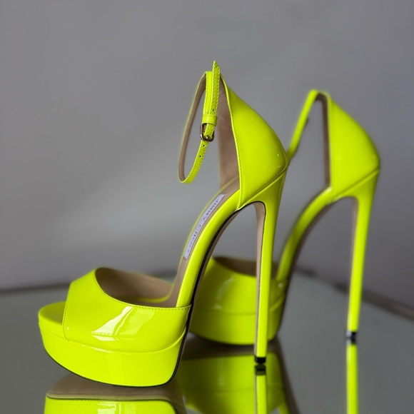 Like New JIMMY CHOO Max 150 patent leather platform neon yellow sandals 38 $1095 - Picture 8 of 13